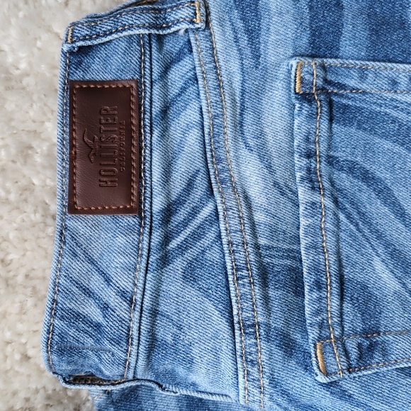 Hollister - Curvy High-Rise Mom Jean - Vintage Stretch - 5R - Picture 5 of 5